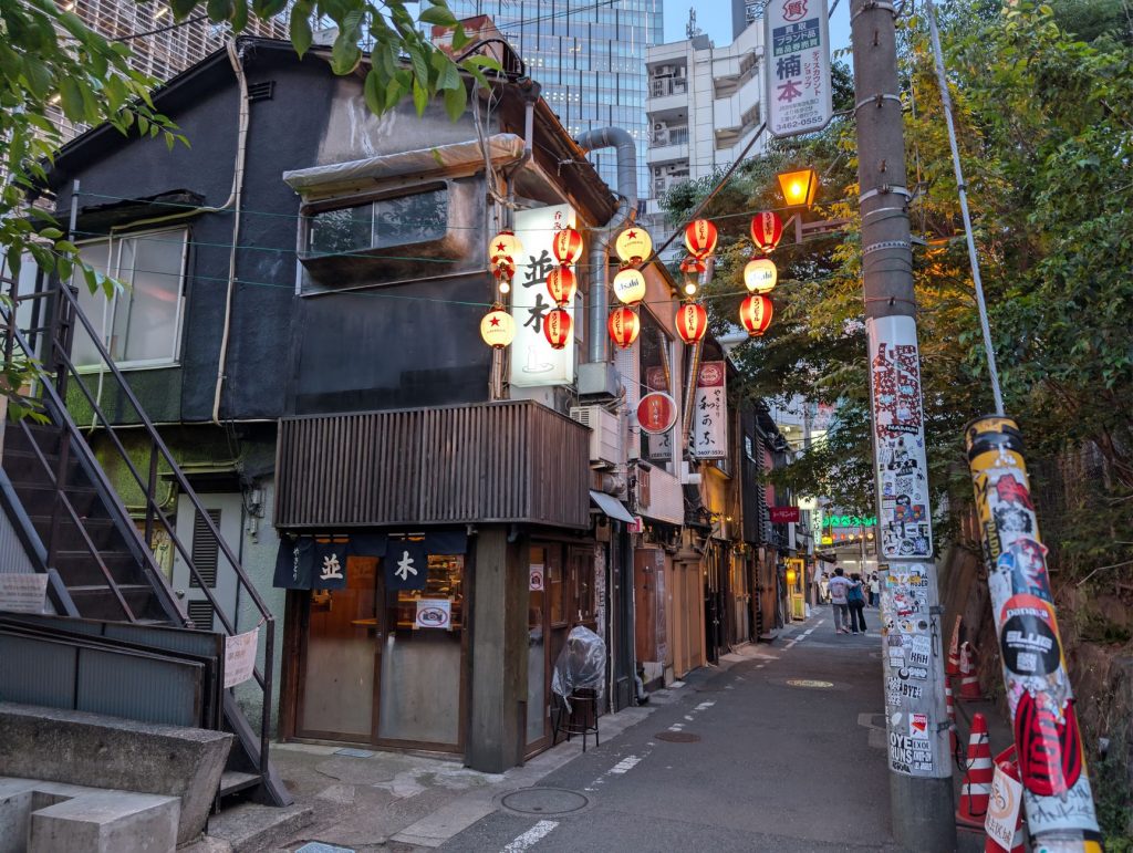 夜だけ動いてもらう、という組み方
